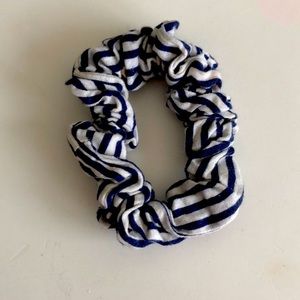 White and navy scrunchie only worn once really nice free people
